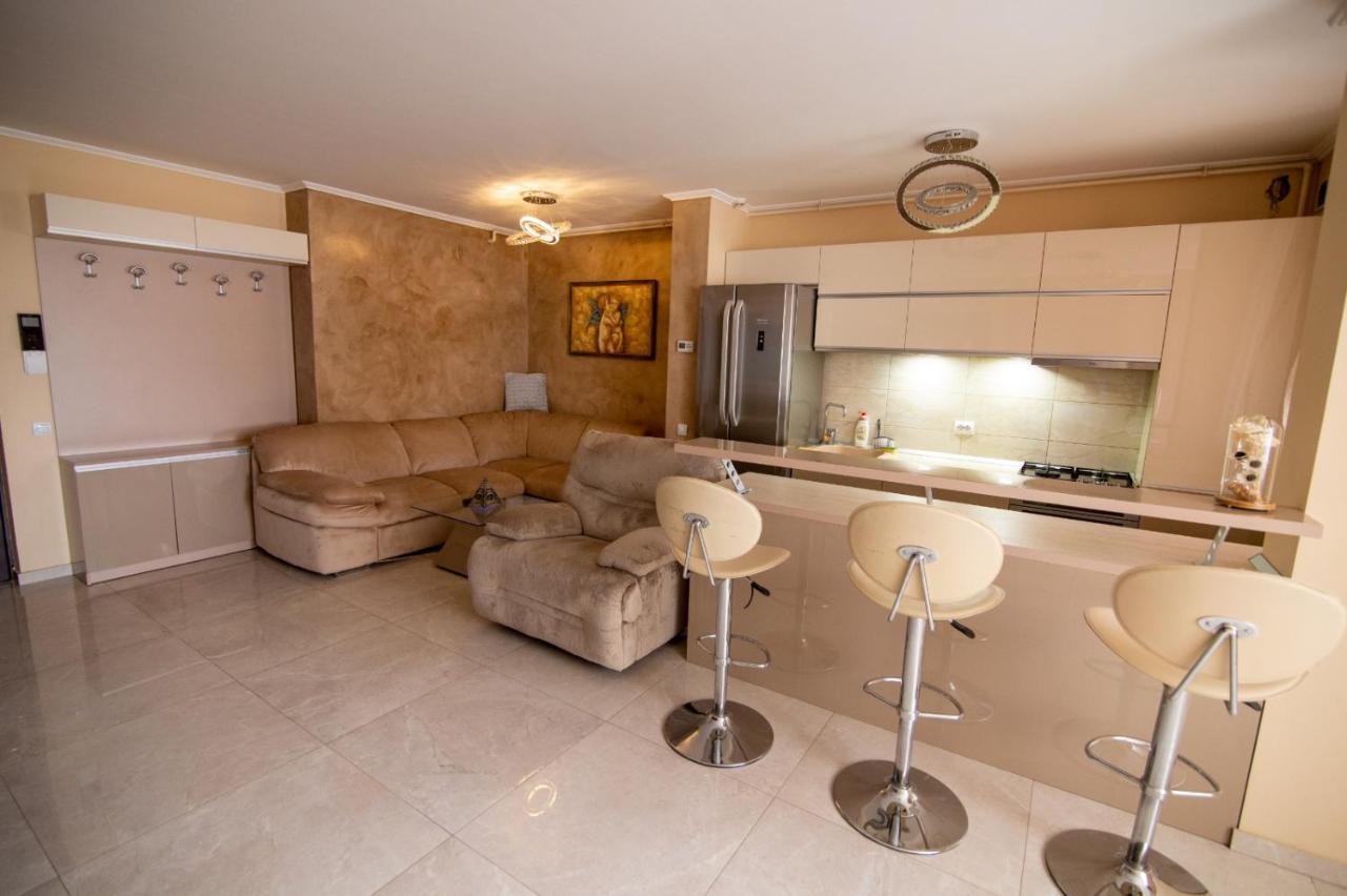 Royal Central Apartament Apartment Oradea Exterior photo